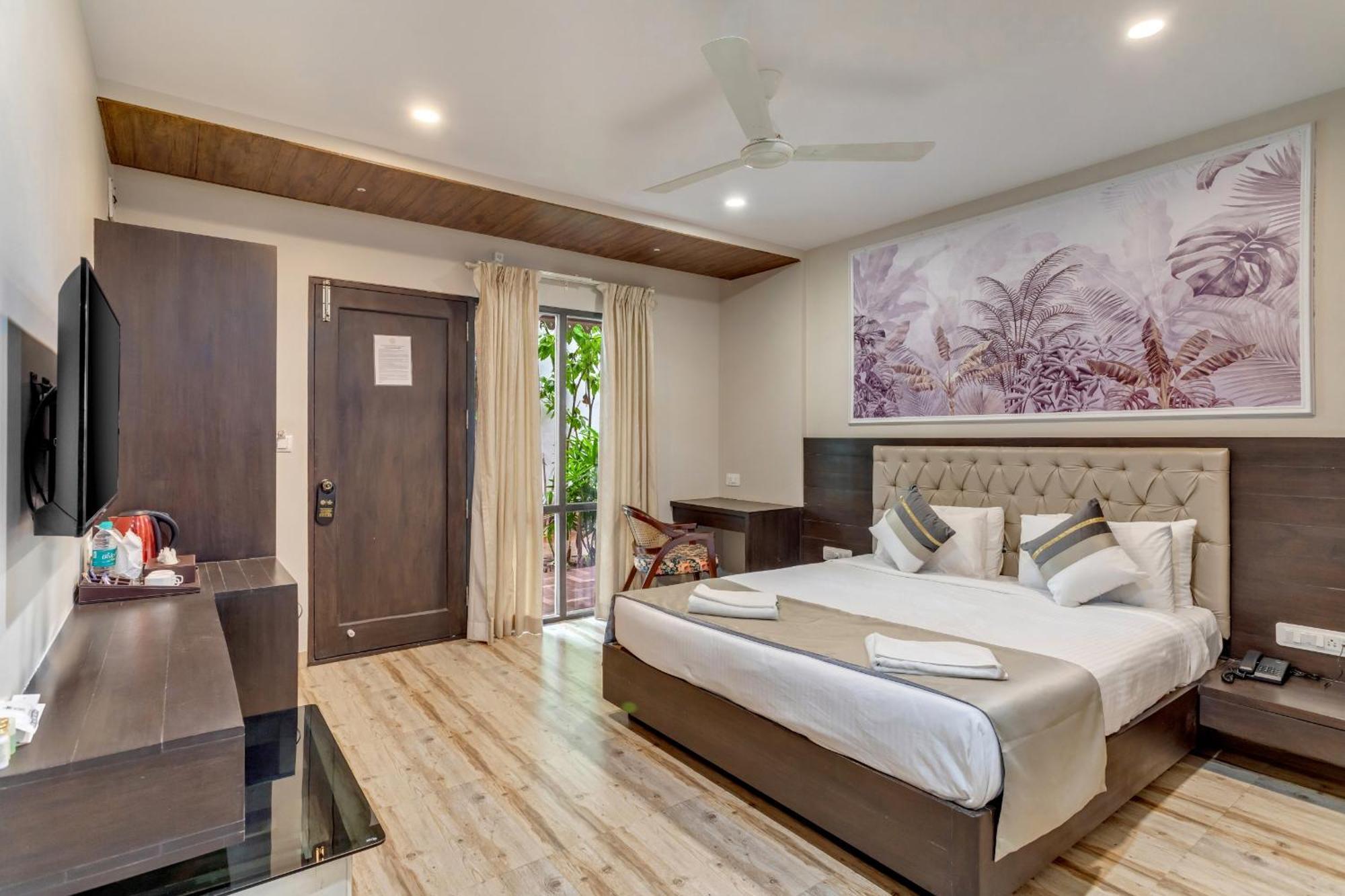 Skon Morjim Beach Resort By Orion Hotels Oud Goa Buitenkant foto